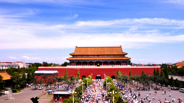 端门,位于天安门和午门之间的门,建筑结构及风格与天安门相同