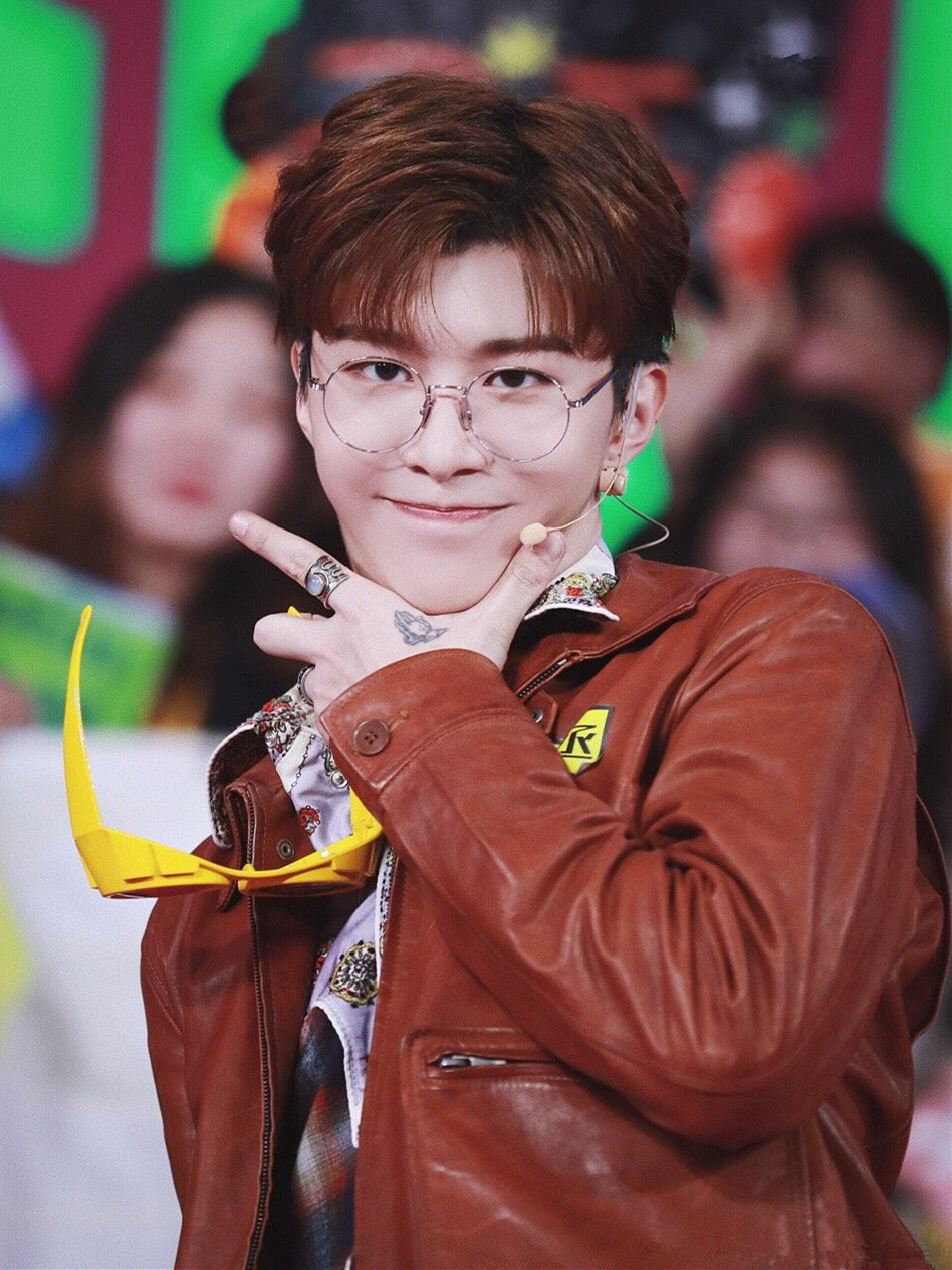 范丞丞直言diss他能引起关注,要带丞星兜风,不想让她们心灰意冷