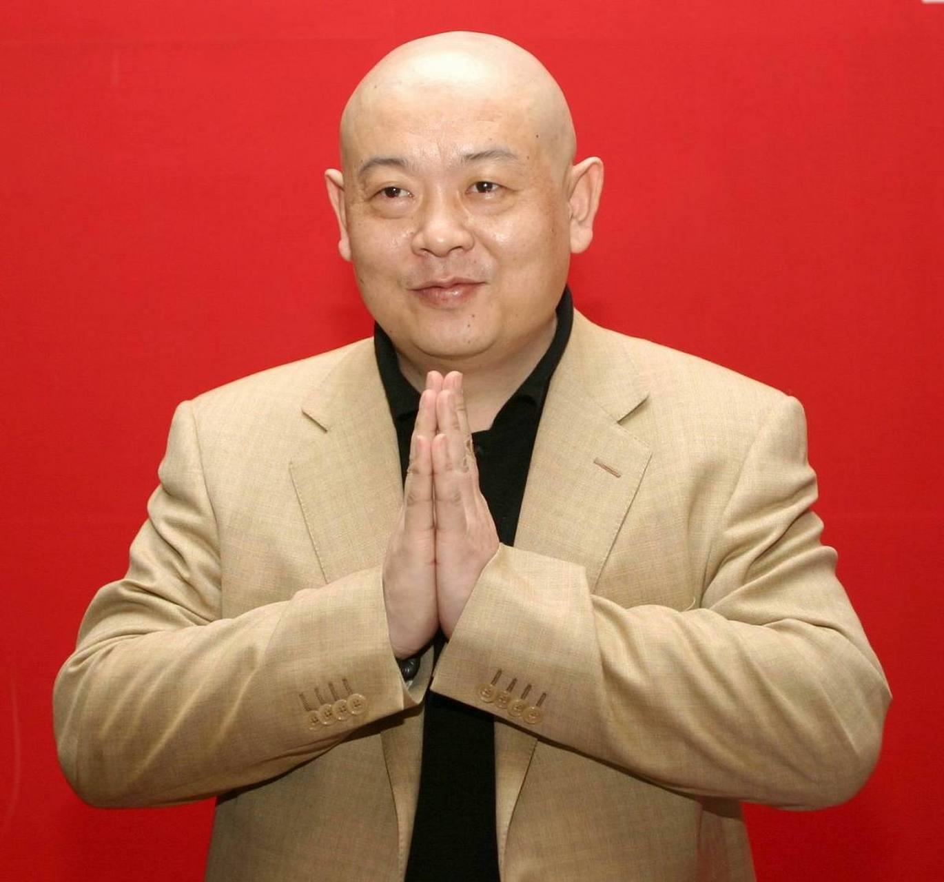 在演员傅彪的身上,他身上的表现,让我们看到了什么才是谦逊有礼.