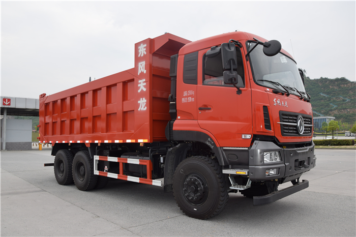 东风天龙后八轮工程自卸车