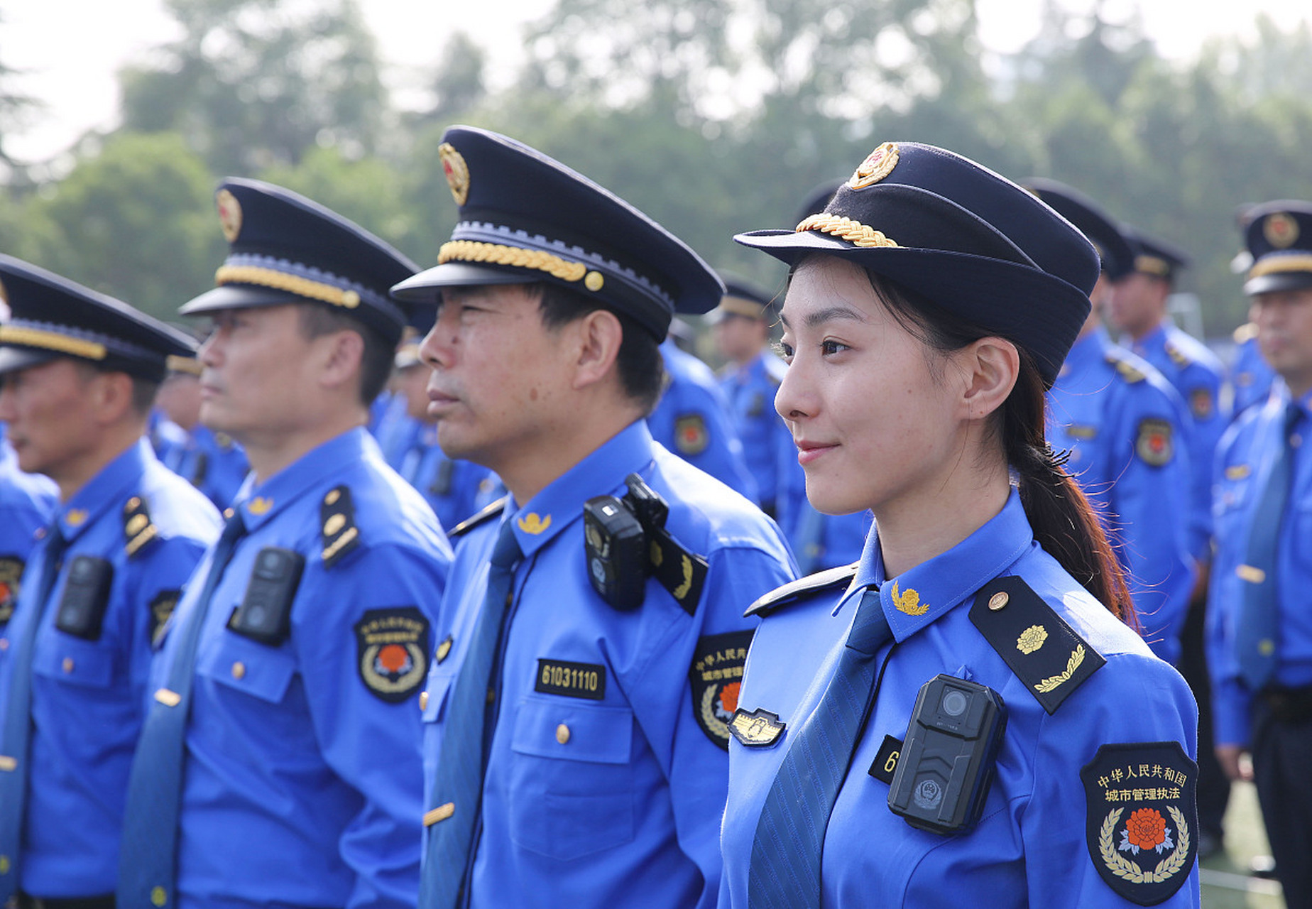 4月23日,有网友发布无锡市滨湖区城管采购制服价格,平均每套4591元.