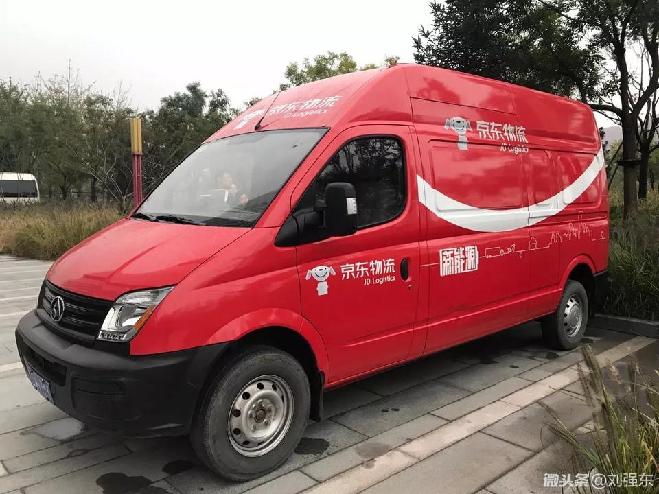 【钛晨报】京东完成北京自营货车的电动车更换,两年内将推行到全国