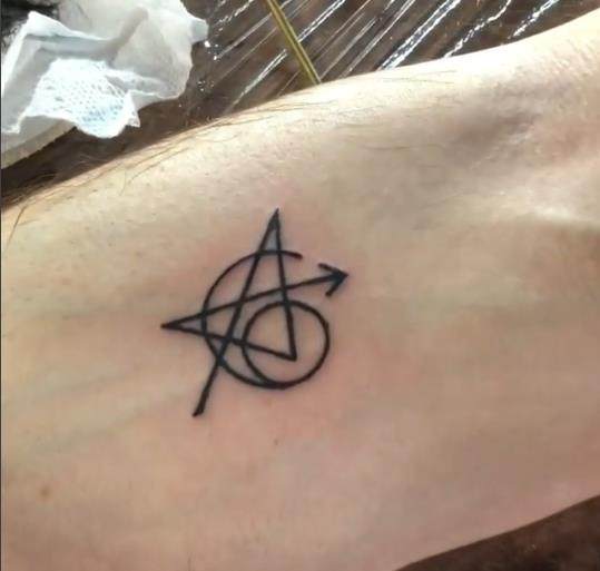 复联4新闻发布会,黑寡妇的右手臂引热议,漫威粉看了泪目