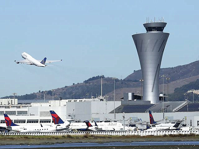 美国旧金山机场险撞机 半年来第三次