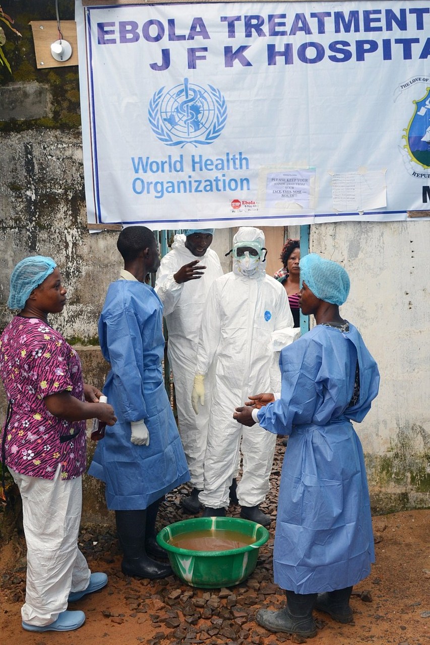 随着秋冬季的到来,流感高发期已经来临,菲律宾的疫情防控形势愈发严峻