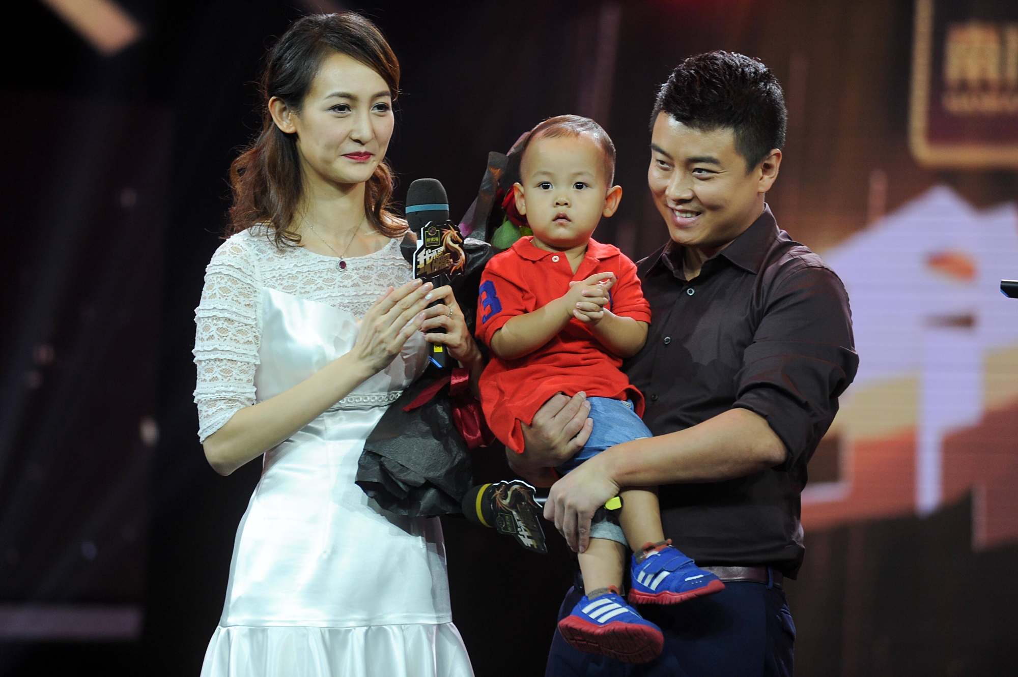 国乒世界冠军范瑛近况如何?退役嫁给公司老板,如今儿女双全!