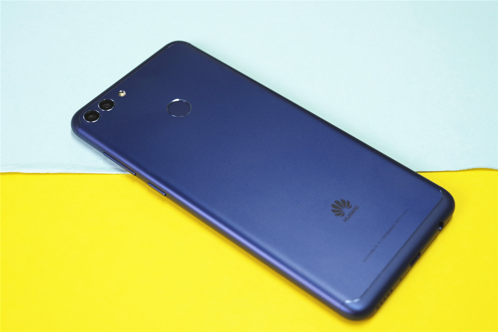 华为畅享8 plus图赏:全金属设计,千元机的中坚力量