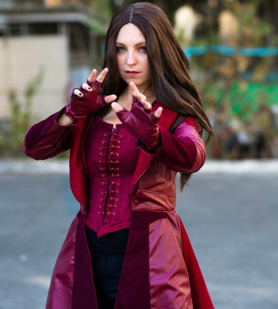 绯红女巫cosplay,漫画版的绯红女巫更加漂亮,电影版的稍逊一筹