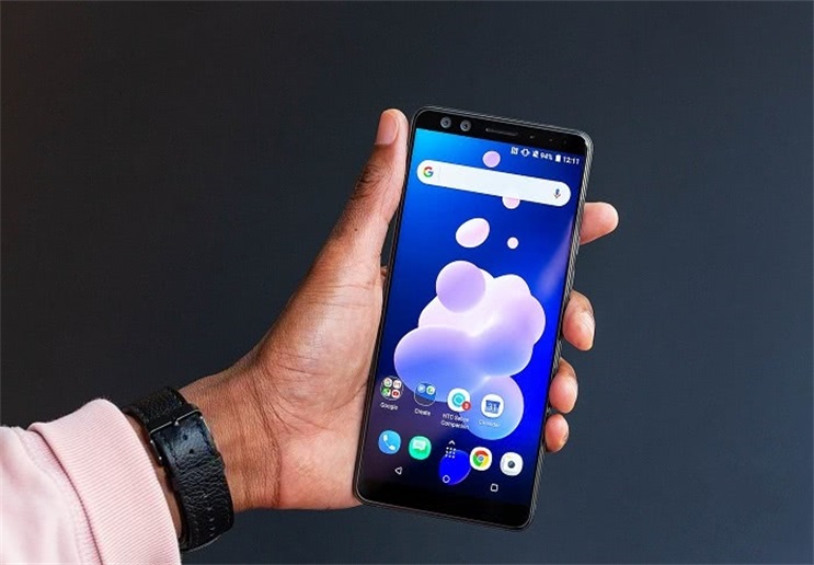 htc u12旗舰版评测:良好的显示效果,保留3.5毫米耳机插孔