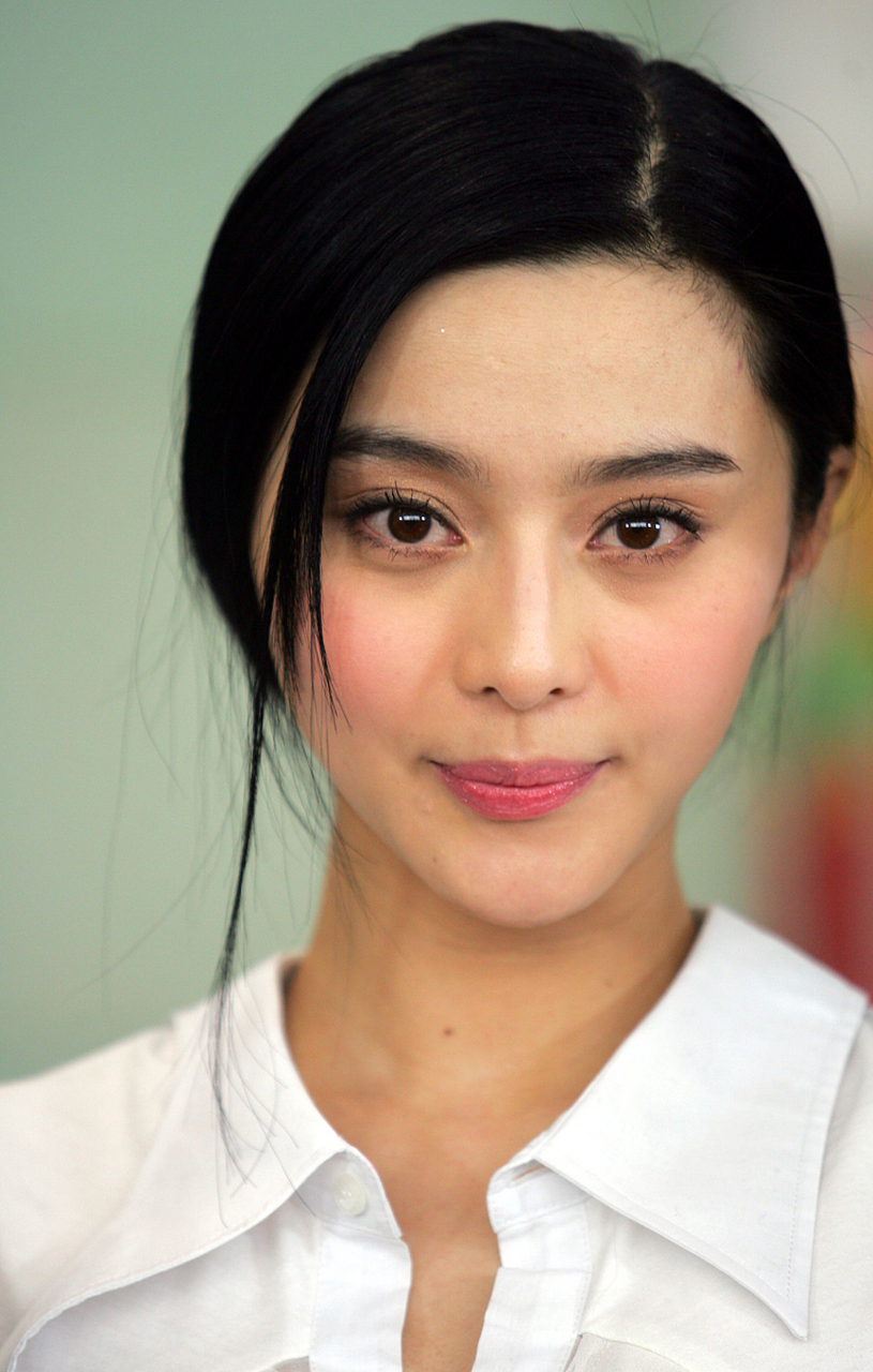 这两年娱乐圈塌房的明星不少,主要原因就一个拼音"