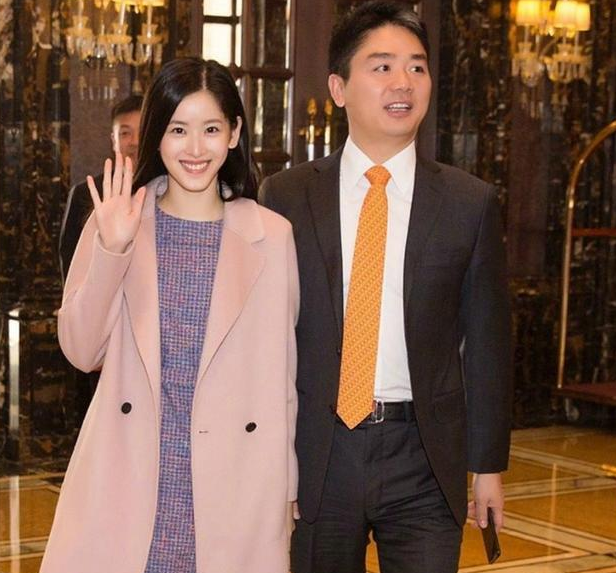 刘强东妹妹刘强茹因生第三胎去世,年仅42岁,兄妹两人感情深厚