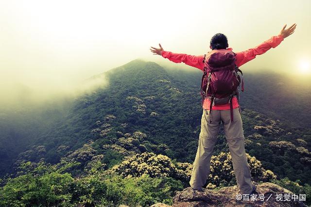 旅行时那些伸开双手的照片,大多有着一个共同点,网友:服气!