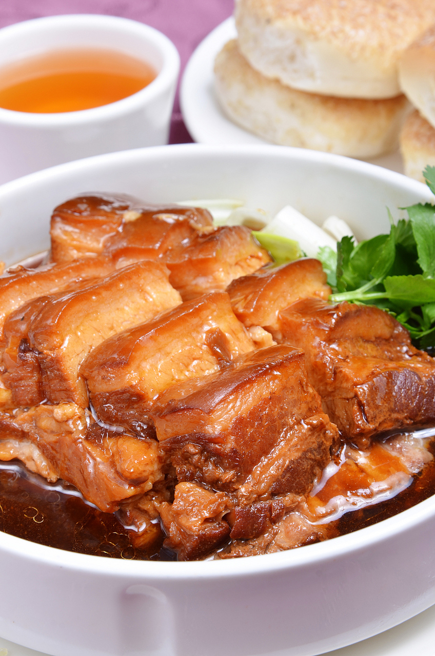 济宁甏肉干饭,入口即化的香气扑鼻75#好客山东景好品山东情#   大家