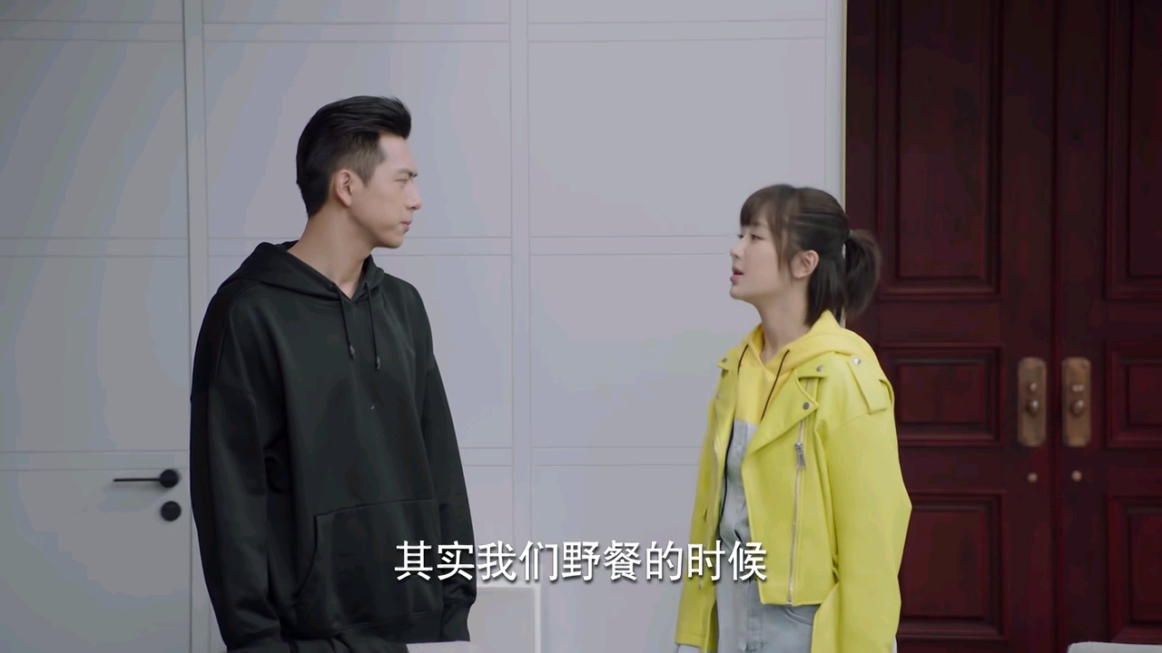 米邵飞搬新家,韩商言再送佟年绝版游戏碟,得知猫没被送佟年大喜