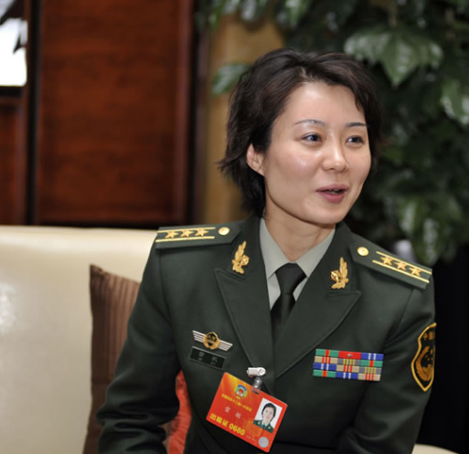 雷敏,中国第一女警花:擅长格斗 57秒徒手攀登5层楼,大校军衔