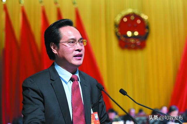 句容市十六届人大三次会议举行第二次全体会议 潘群出席会议 文雁才作