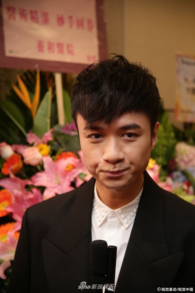 组图:古巨基支持古天乐上台唱歌 关心苏有朋传新恋情