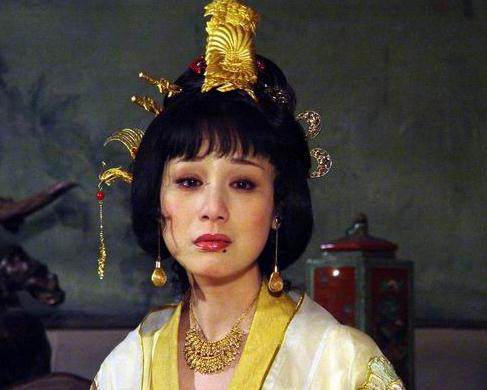 李建群年轻时真的是风华绝代的美女,就连哭戏都那么美
