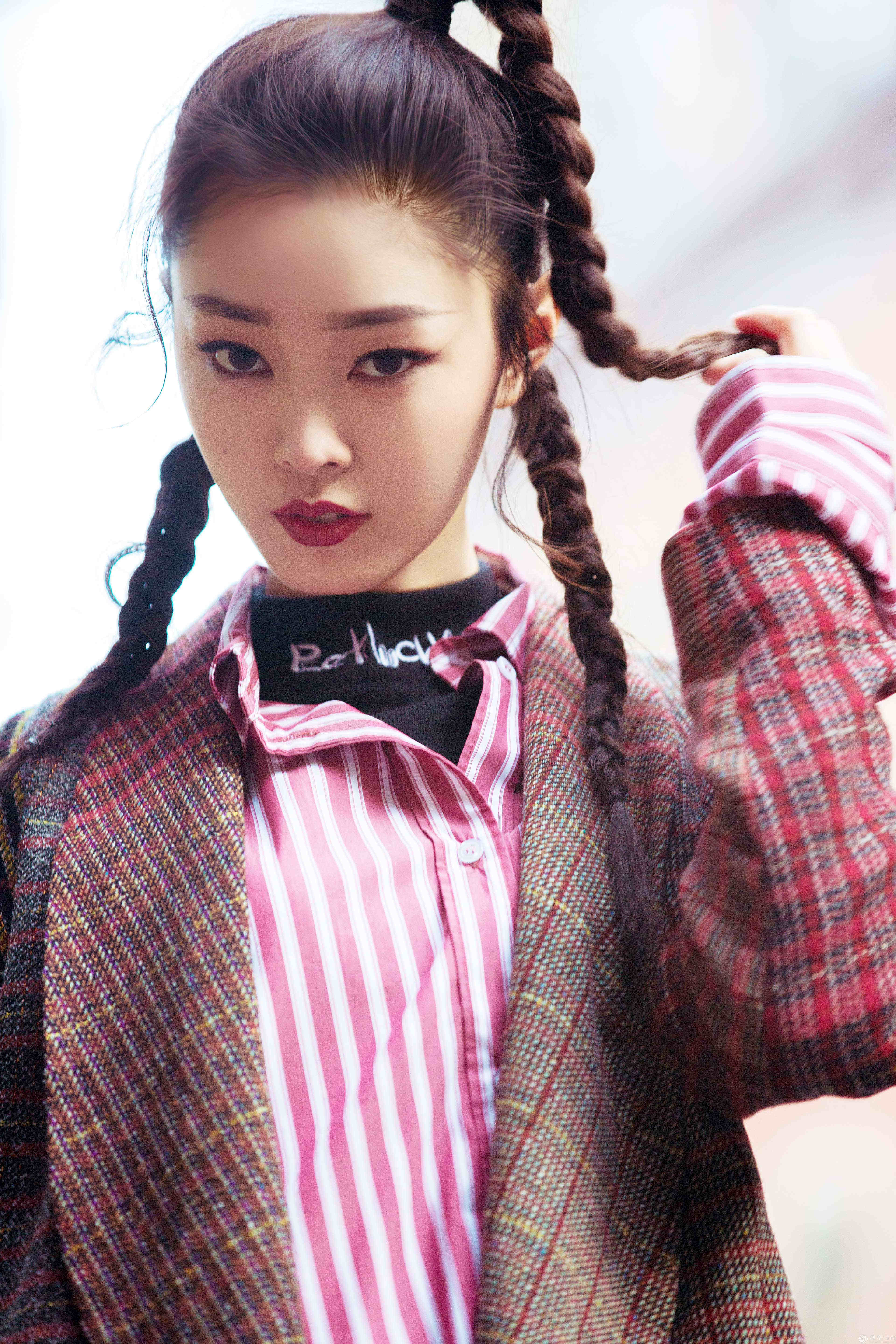 奇葩的小太妹装,小姐姐也是性格狂野啊