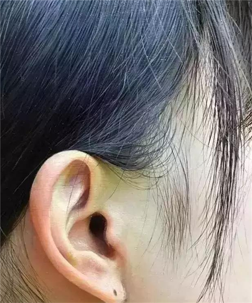 三重野庆,一个可以与冷军叫板的画家,画面耐人寻味