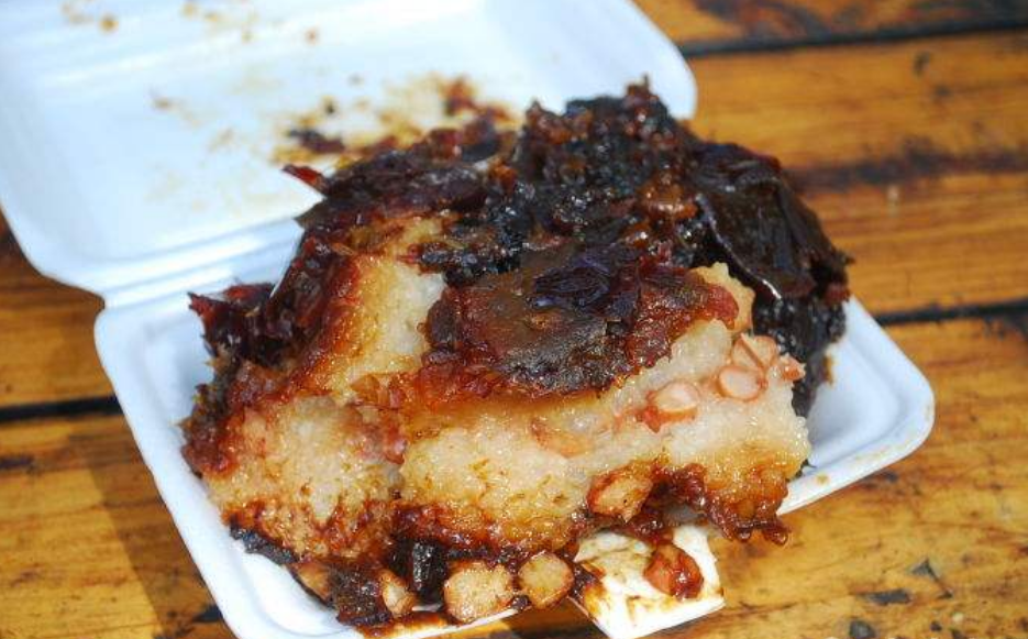 小编闭着眼尝了一小口,恩,其实味道还不错,但还是没有勇气买一份.