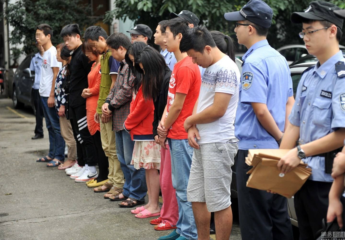 前段时间,据报道成都龙泉驿区经开区派出所民警在东山国际,果壳里的