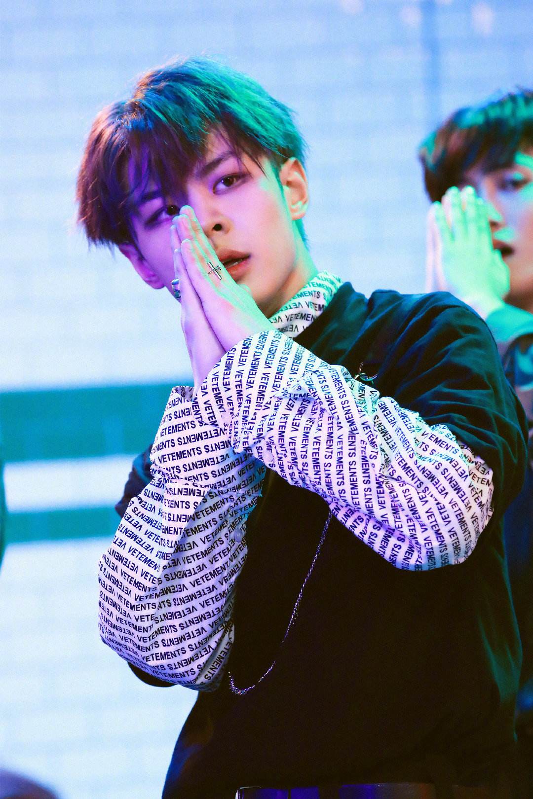 王晨艺闪耀《舞蹈风暴》,因颜值退赛选秀节目他从爱豆回到舞者