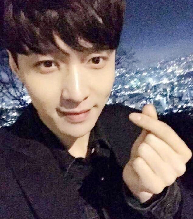 当红小鲜肉花式比心,谁最会撩?吴亦凡:你有freestyle吗