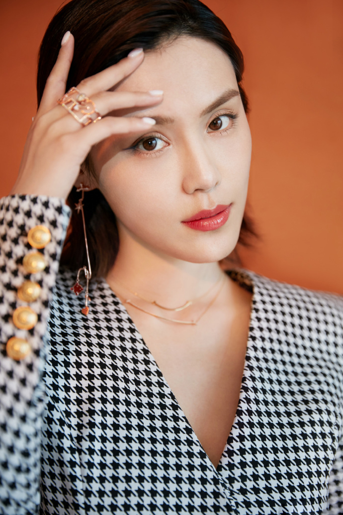 明星时尚摄影作品:精致优雅,气质非凡——演员韩丹彤