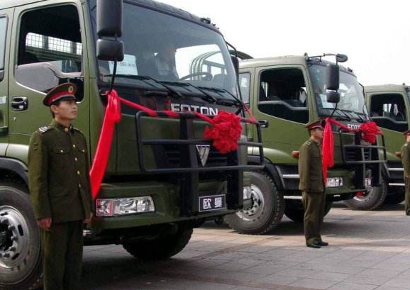 中国军队"军车"停放标准,怪不得这么厉害,网友:女司机认真看