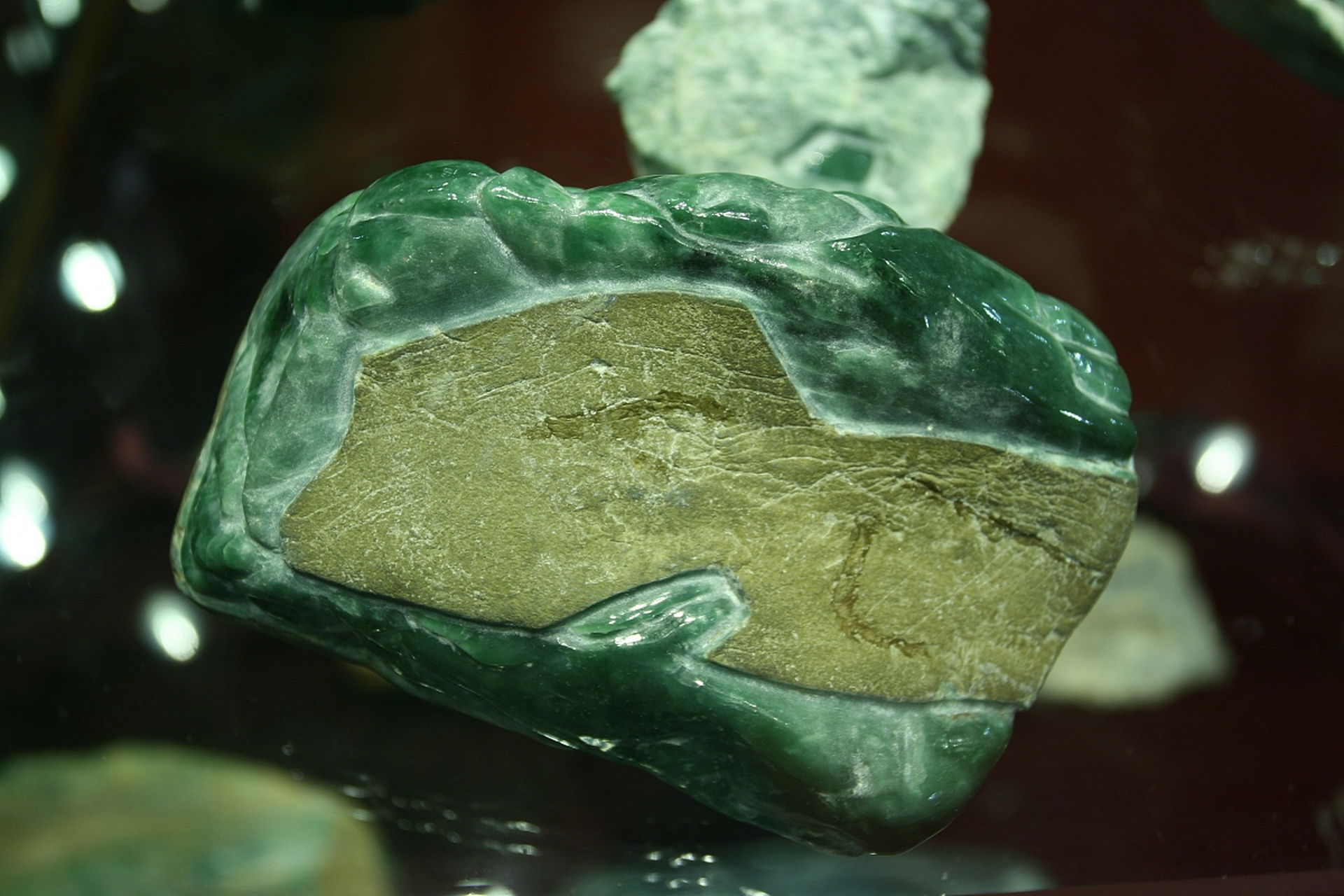 [原文:石英岩玉与玉石鉴别方法]