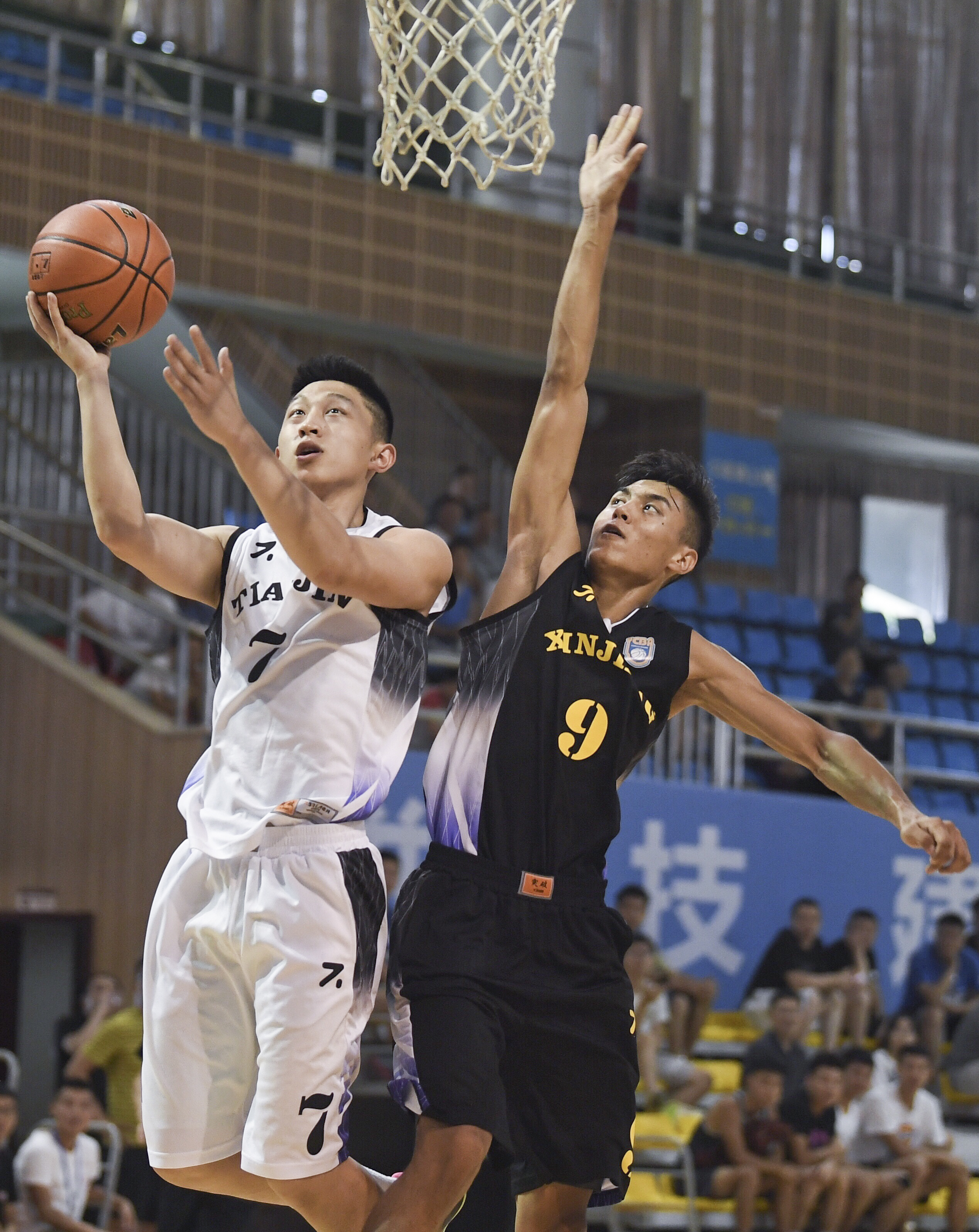 新华社照片,宜宾(四川),2019年7月21日    (体育)(4)篮球——全国青年