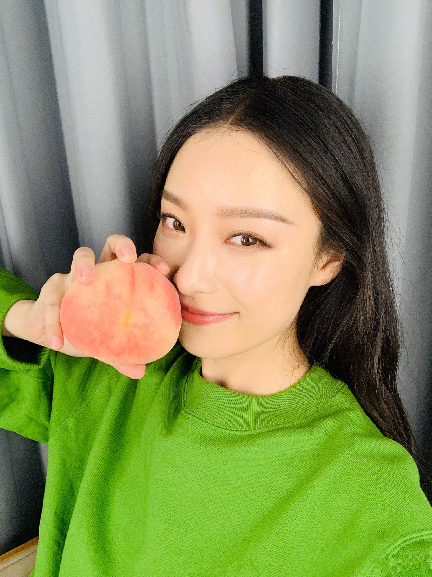 《宸汐缘》倪妮又穿绿色,脱下旗袍换上卫衣,美出新高度!