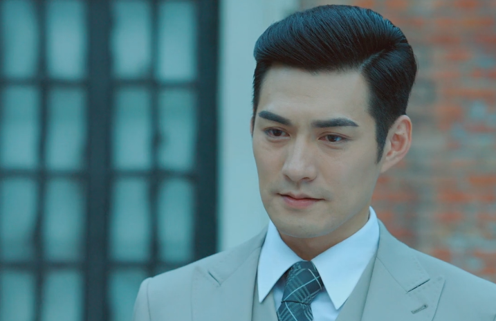 严屹宽的《小楼又东风》第三十八集中高晨揭穿韩寿民身份