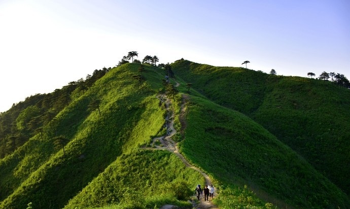 发云界是武功山七大景区之一,武功山观云海的最佳地