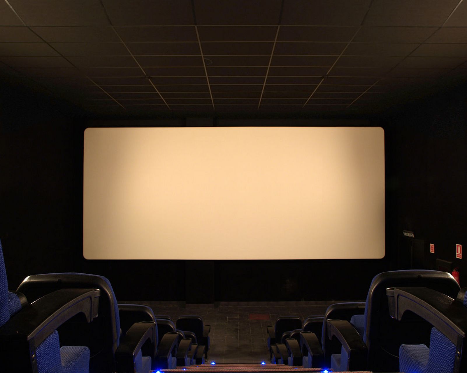 看似相似其实大有不同哦![原文:银幕和荧幕的区别]