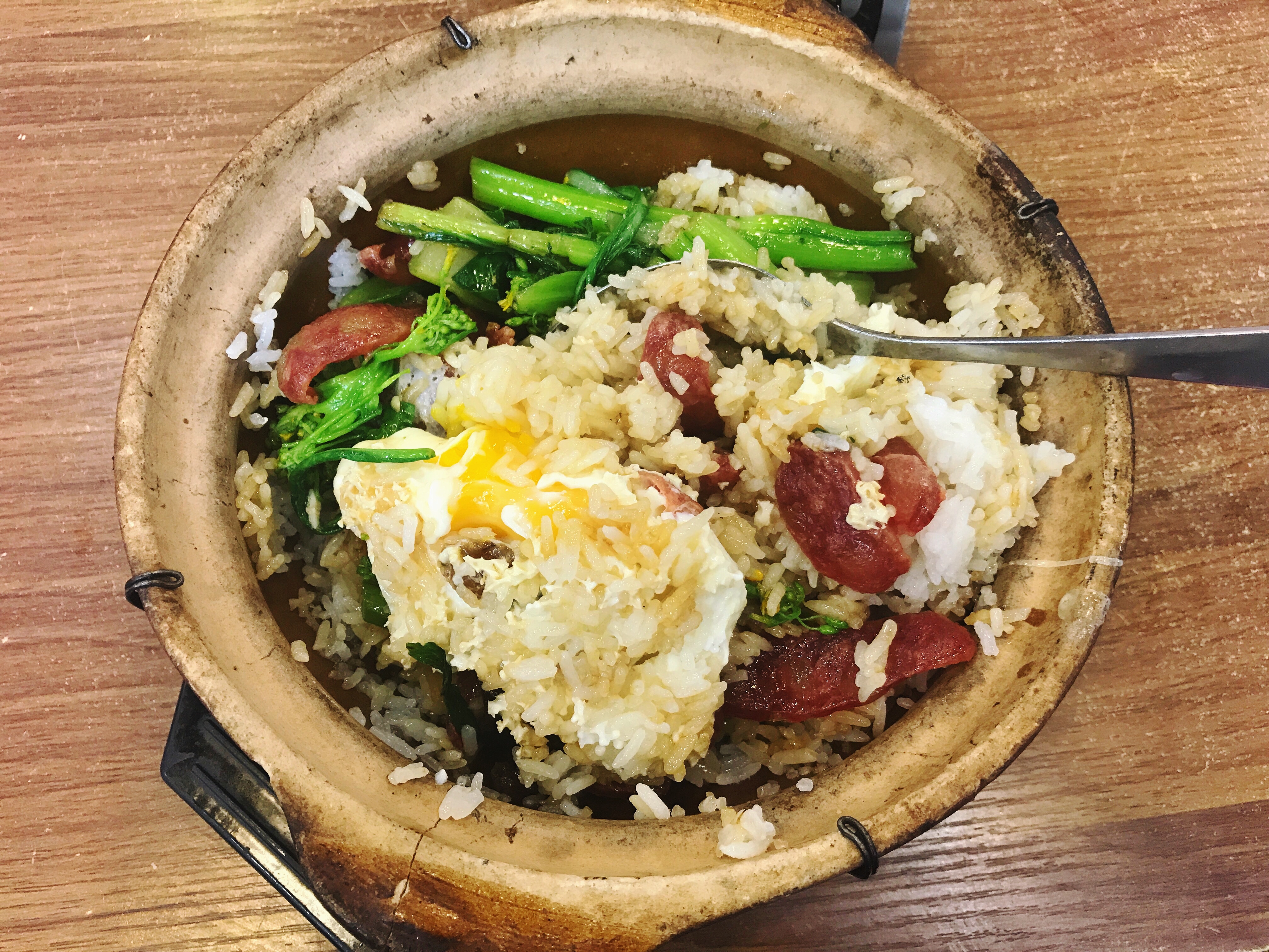 天凉吃什么?当然是煲仔饭暖身 广州煲仔饭哪家最好吃?