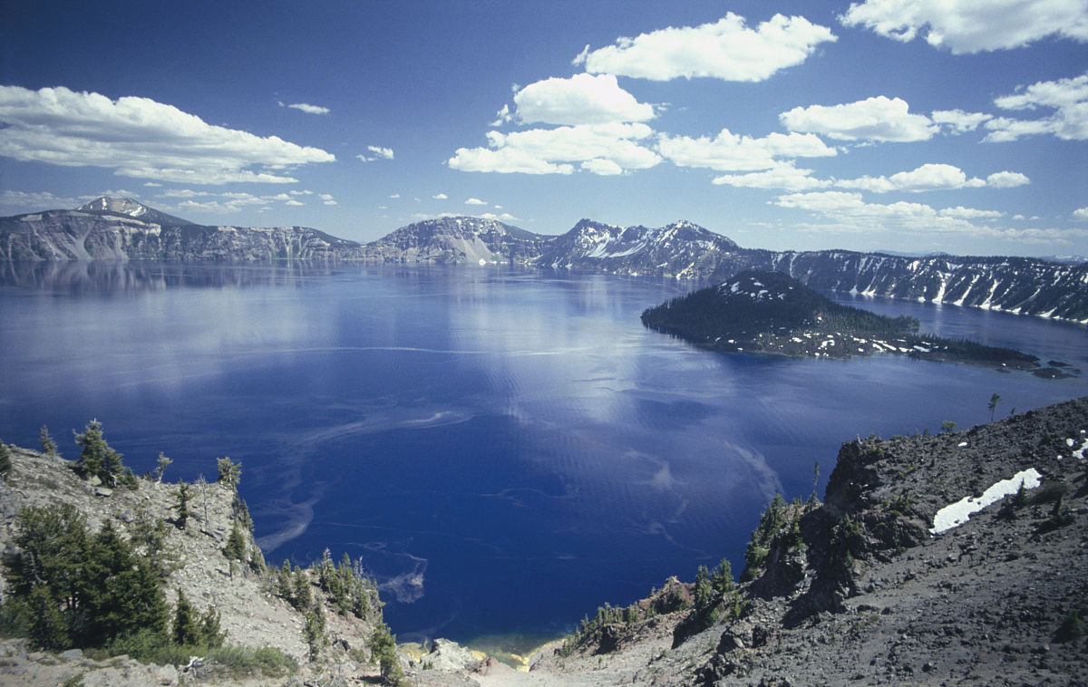 火山口湖:全球自然水体水质最纯净的湖,可视距离53.5米