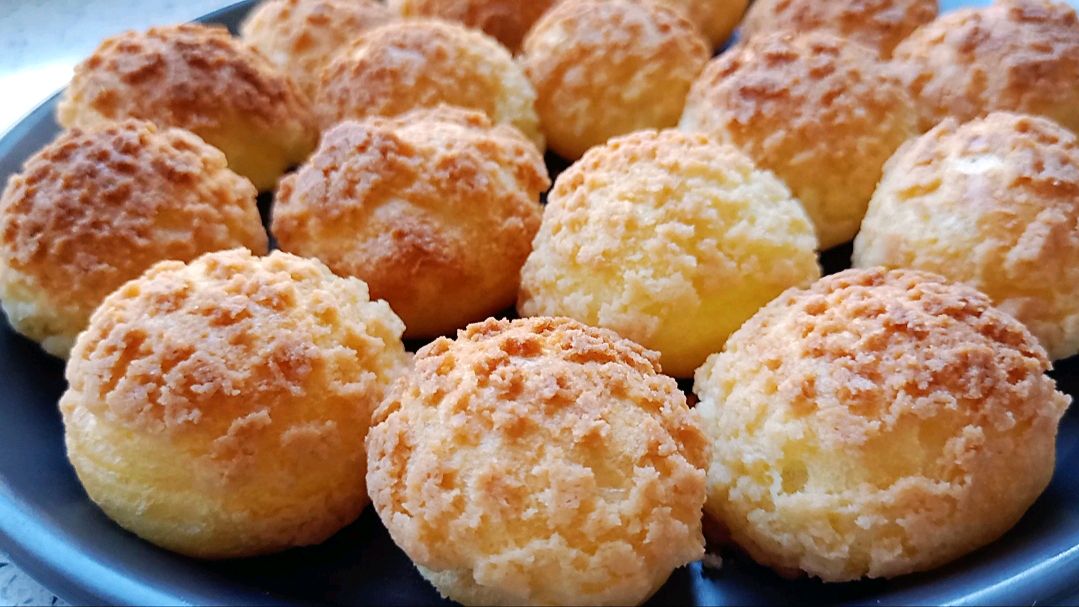 孩子爱吃泡芙,做的时候多加这一步,出来酥脆好吃、个个空心