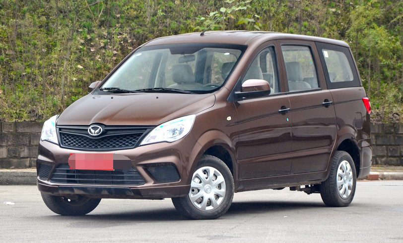 北汽银翔-幻速h2外观设计增添了年轻与活力,延续家族设计风格