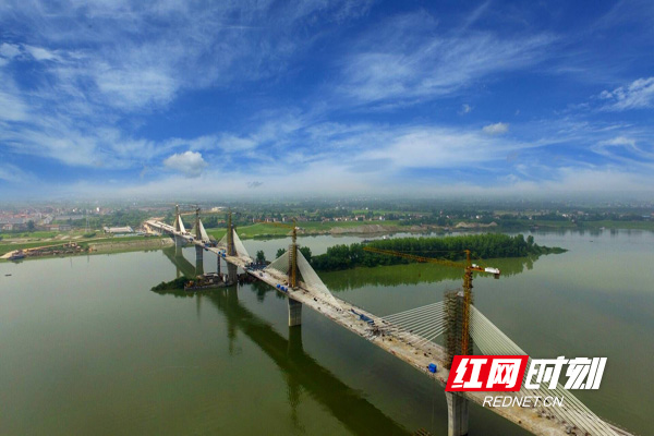 常德沅水四桥顺利合龙 预计10月1日建成