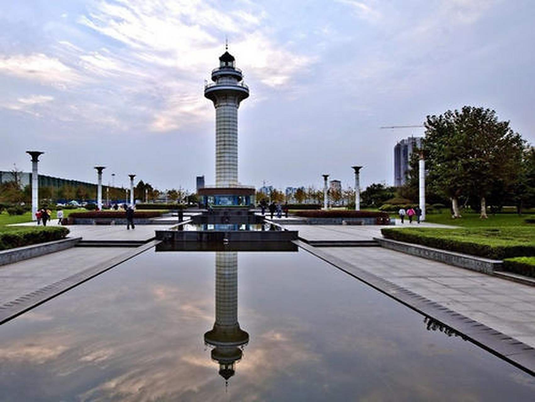 遇见美好##遇见好风景#日照灯塔广场:日照灯塔风景区,因区内设有灯塔