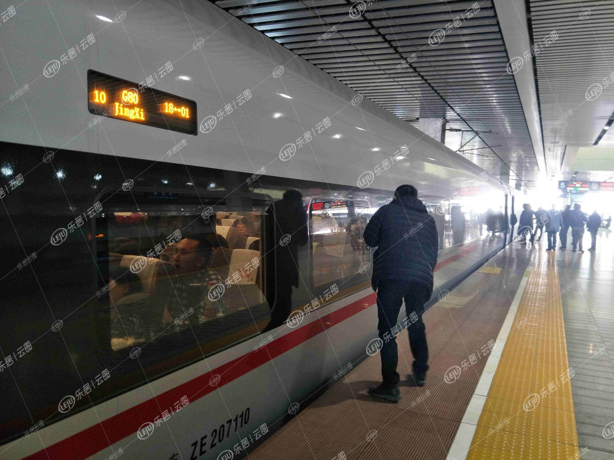 敦煌铁路全线开通运营