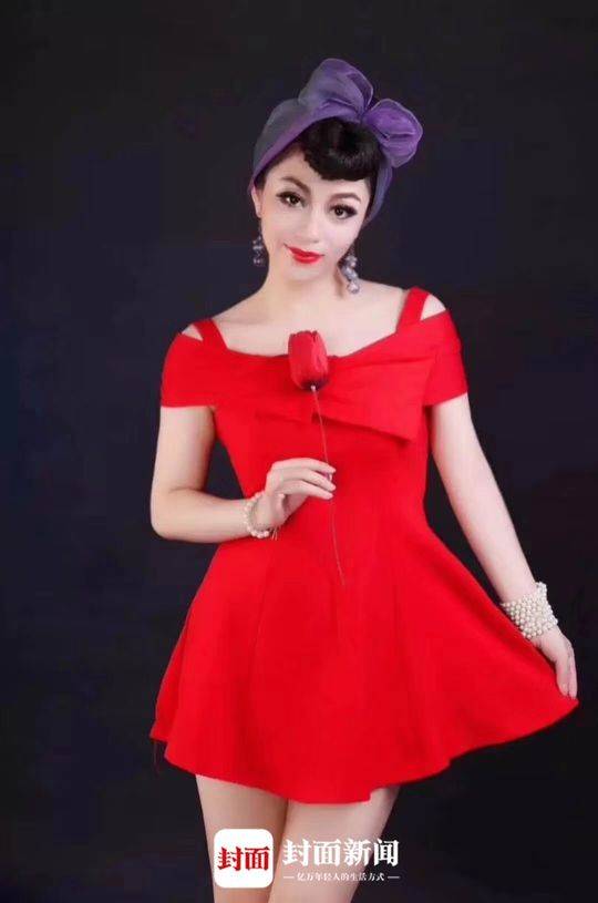 著名歌星娄译心演唱电影《我和我的祖国》插曲 观众赞其"天籁女"