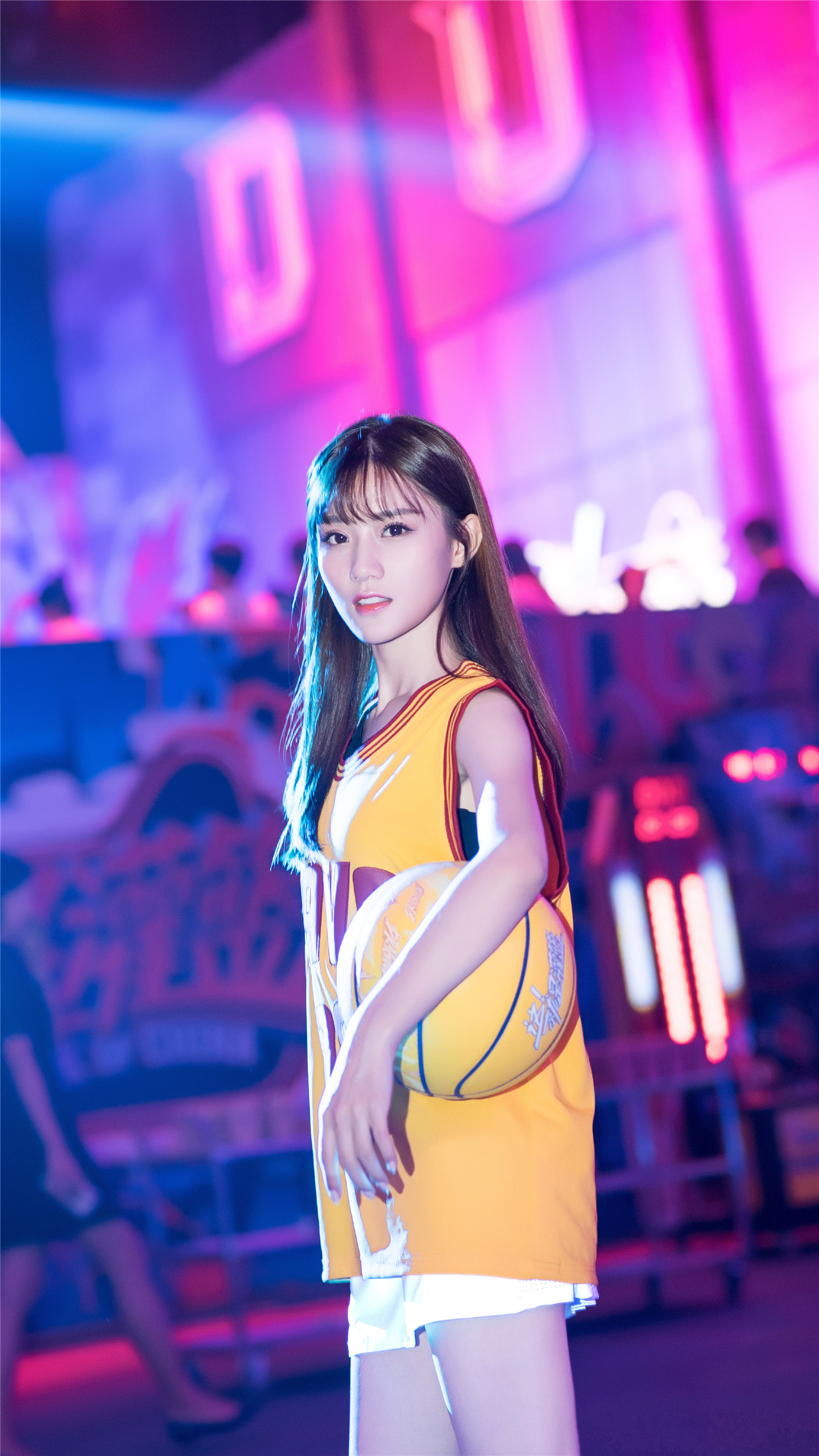 人像摄影:喜欢篮球运动的青春女孩