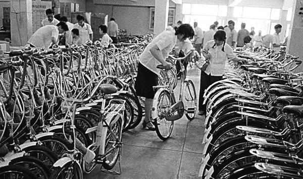 80年代的结婚四大件,号称"三转一响"