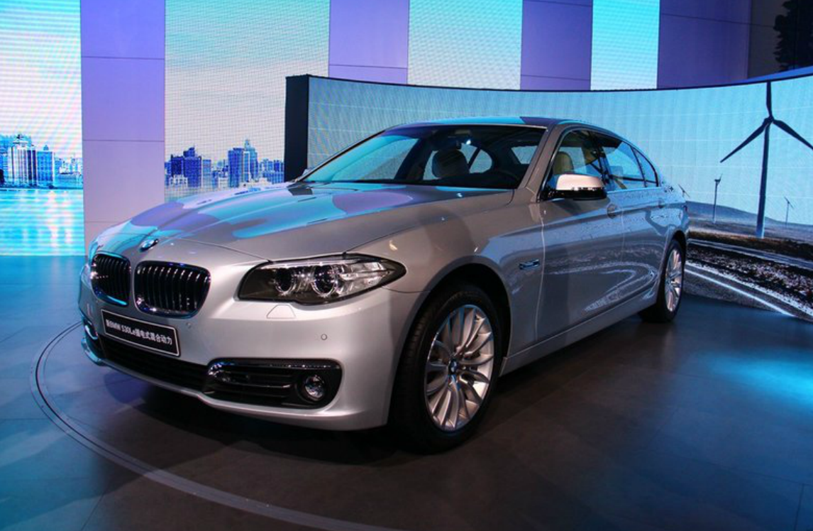 这款宝马530le混合动力很出众,优雅的气质,给人满满的驾驶欲望