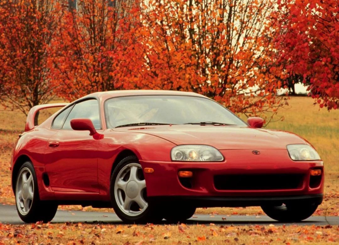 命名為celica supra,supra直到第三代才成為一個獨立的車系