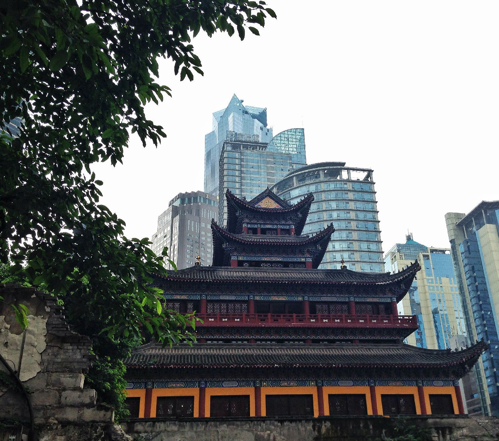 除了北京市懷柔紅螺寺,東京淺草寺(淺草觀音堂),青煙嫋嫋的知名旅遊