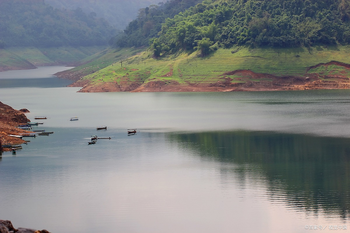 燕塞湖,这片镶嵌在山峦之间的碧玉,正是你寻找的避世天堂.